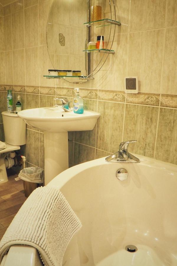 Alma Cliffe Guest House Барнълдсуик Екстериор снимка