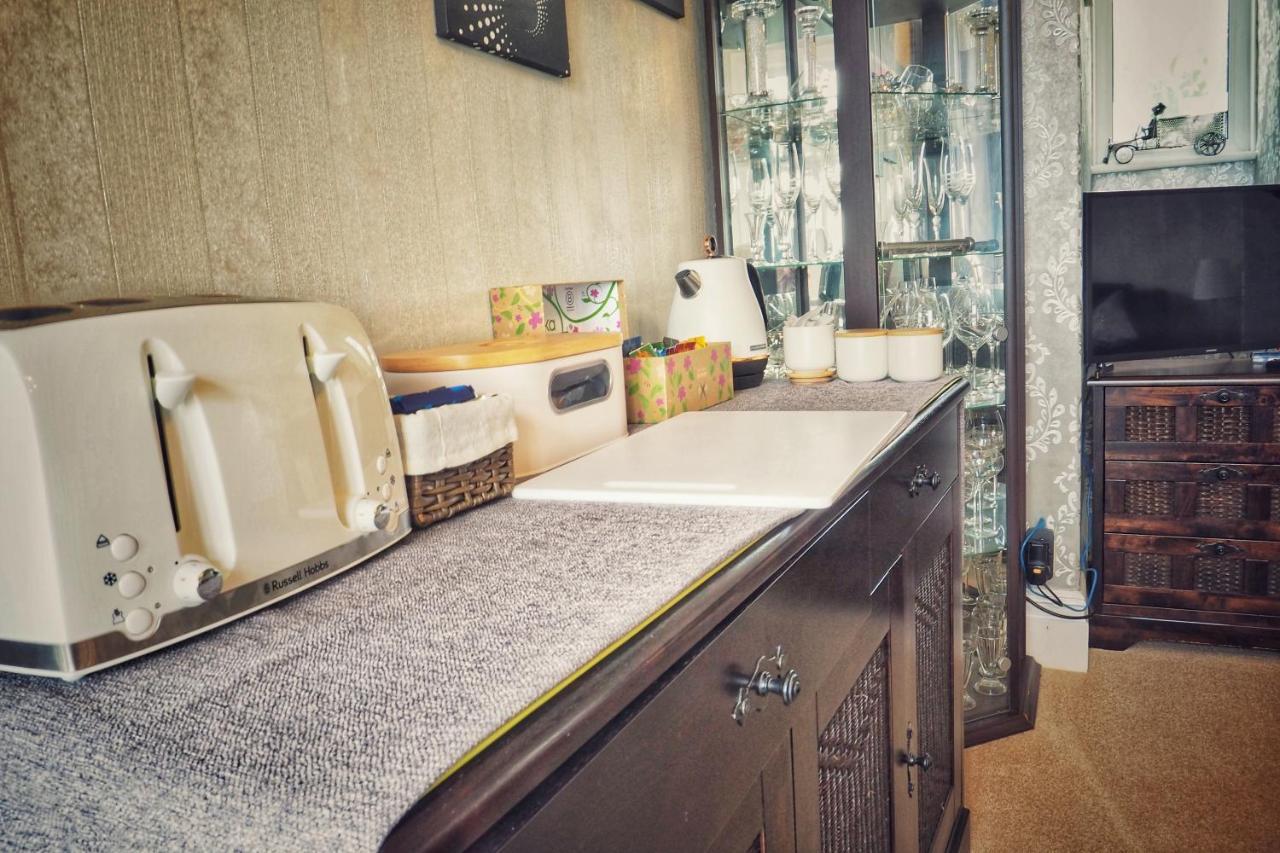 Alma Cliffe Guest House Барнълдсуик Екстериор снимка