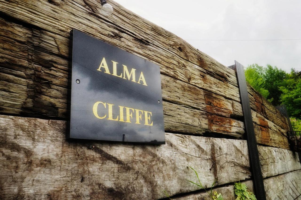 Alma Cliffe Guest House Барнълдсуик Екстериор снимка